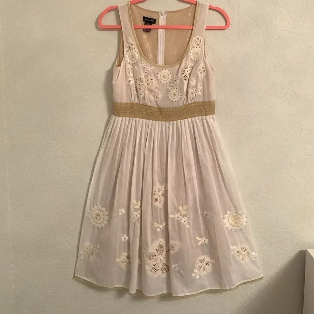 Spense Embroidered Floral Print Off White Gold Lightweight Dress Size 4